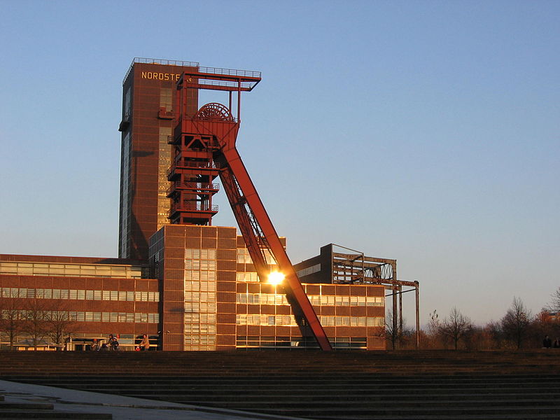Důlní stavba Nordstern v Gelsenkirchenu po ukončení provozu a rekonstrukci na kancelářský komplex (foto: Rainer Sielker)