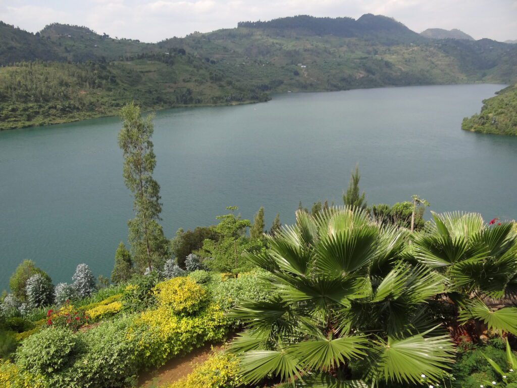 Pohled na jezero Kivu (foto Adam Jones/Flickr)