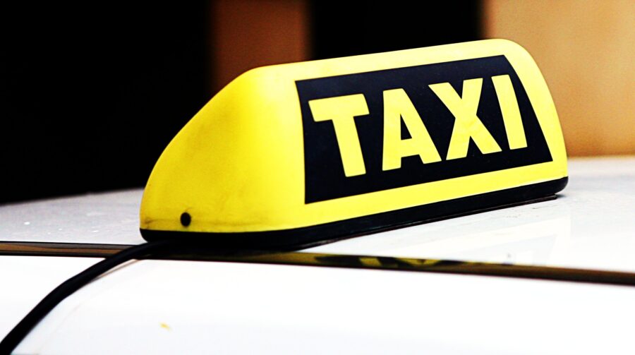 Taxi (foto Leonid Mamchenkov)